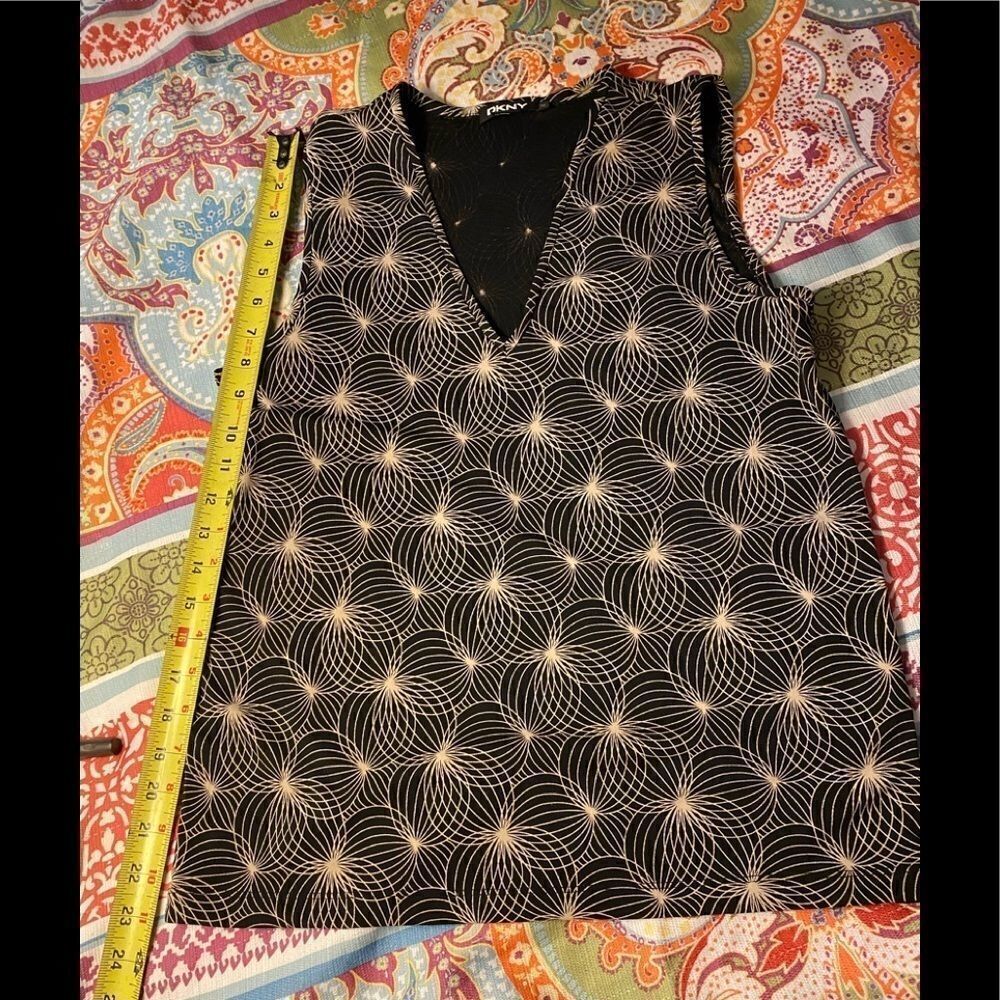 DKNY SPIRAL sleeveless knit top